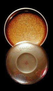 Schachtel und Deckel (Goldlack)